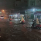 Tampak belasan motor mogok karena menerobos banjir di Jalan Karya Jaya Medan Johor (Dok-Foto)