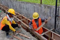 Pekerjaan Proyek Drainase Di Jalan di Jalan Gaperta Ujung Kecamatan Medan Helvetia Lengkap APD Utamakan Keselamatan Kesehatan Kerja (Dok-Foto)