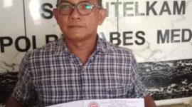 Nico Nadeak Ketua JPKP Sumut saat memasukkan surat Pemberitahuan Aksi Demo di Polrestabes Medan (Dok - Photo)