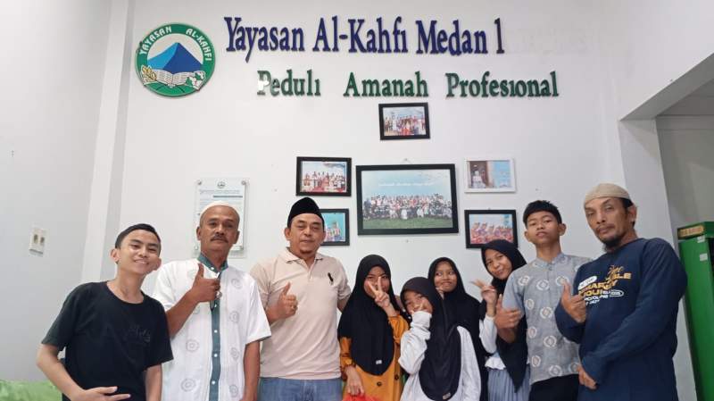 DPP SATU BETOR Menyerahkan Jum'at Barokah Ke Panti Asuhan AL-KAHFI (Dok-Foto)
