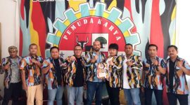 Ketua DPD PKN Sumut Serahkan SK Mandataris Kepada Tokoh Pemuda Karo Ahmad Muslim Sembiring Untuk Pimpin DPD PKN Kota Medan (Dok-Foto)