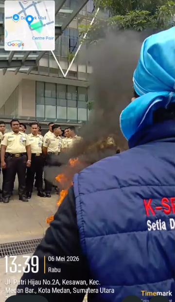 Massa Aksi DPN Bakar di depan Menara BRI (Dok-Foto)