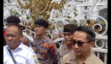 Pekerja PT Hugo saat demo di depan kantor Gubsu (Dok-Foto)