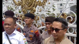 Pekerja PT Hugo saat demo di depan kantor Gubsu (Dok-Foto)