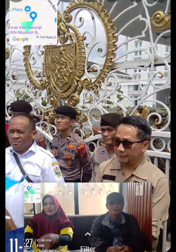 Pekerja PT Hugo saat demo di depan kantor Gubsu (Dok-Foto)