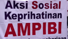 Aksi Sosial Ketenagakerjaan dan Masyarakat oleh Aliansi Masyarakat Peduli Buruh Indonesia (AMPIBI) (Dok-Foto)