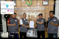 Aliansi Masyarakat Peduli Buruh Indonesia (AMPIBI) masukkan surat demo ke Bapenda Kota Medan (Dok-Foto)