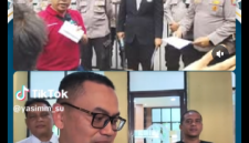 Hotel Santika Medan menyerahkan Dana CSR ke Masjid Ghaudiyah Yayasan India Muslim (Dok-Foto)
