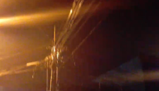 Kabel Provider Internet Semrawut dan Menjuntai di Jalan Halat Membahayakan Pengguna Jalan (Dok-Foto)