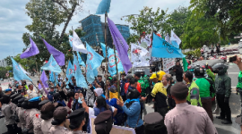 Dewan Peduli Negeri (DPN) saat Demo di Depan Kantor Gubernur Sumatera Utara (Dok-Foto)