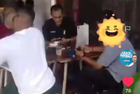 Efrin Lurah Aur Kecamatan Medan Maimun nongkrong di Jam Kerja (Dok-Foto)