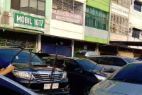 Ada Apa? Pengusaha Showroom Jalan Nibung Medan Petisah Tak Pasang Bendera Merah Putih Di Bulan Kemerdekaan RI Ke - 81 (Dok-Foto)