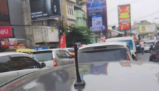Kemacetan dan parkir berlapis terjadi di jalan s.parman sekolah Santo Thomas kota Medan (Dok -Foto)