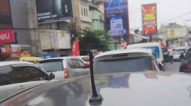 Kemacetan dan parkir berlapis terjadi di jalan s.parman sekolah Santo Thomas kota Medan (Dok -Foto)