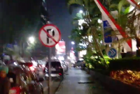 Plang Larangan Parkir Tapi Ada Mobil Parkir Dekat Cambridge, Ada Apa,? Dishub Kota Medan Dan Satlantas Lakukan Pembiaran (Dok -Foto)