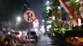 Plang Larangan Parkir Tapi Ada Mobil Parkir Dekat Cambridge, Ada Apa,? Dishub Kota Medan Dan Satlantas Lakukan Pembiaran (Dok -Foto)