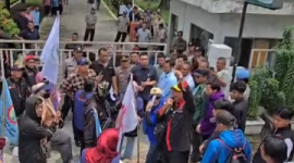 Dewan Peduli Negeri (DPN) menggelar Aksi Demo di Dinas Ketahanan Pangan Provinsi Sumatera Utara (Dok-Foto)