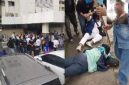 Demo Copot Kepsek SMA 1 Medan Di Kantor Disdik Sumut Berujung Ricuh, Pendemo Perempuan Tak Sadarkan Diri (Dok-Foto)