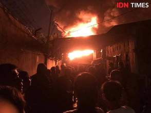 Kebakaran
Pabrik Mainan dan Belasan Rumah Warga Terdampak Di Medan Johor (Dok-Foto)