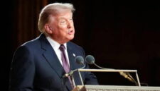 Donald Trump mengeluarkan peringatan keras mengenai kebijakannya terhadap Iran, saat berbicara di hadapan para pendukungnya di Wasilla, (Dok-Foto)