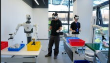 "Tujuan kami adalah menjembatani robot yang hanya bekerja di laboratorium agar dapat digunakan secara luas di berbagai kebutuhan dunia nyata," ujar Tang. (Dok-Foto)