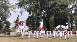 Pengibaran Bendera Merah Putih yang berlangsung khidmat dan penuh sukacita di Monumen Perjuangan Palagan Bojongkokosan.(Dok-Foto)
