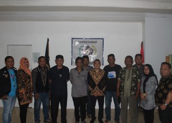 Balon Walikota Tangerang, Hlmy Halim saat berkunjung ke kantor PWI Tangerang. (foto: dok pribadi)