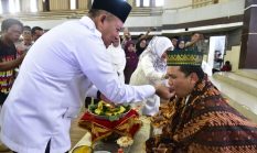 Wakil Bupati Tapteng Tepung Tawari dan Upah-upah 55 orang Calon Haji/Hajjah Tapteng