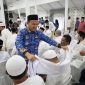 Sebanyak 134 jemaah calon haji asal Kota Tanjungbalai tahun 1447 H/2026 M dilakukan prosesi tepung tawar di Pendopo Rumah Dinas Wali Kota Tanjungbalai, Senin (27-4-2026), seluruh jemaah dipastikan siap diberangkatkan ke Tanah Suci. (Dok-Foto) 
