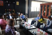 Tanjungbalai Mahyaruddin Salim didampingi Asisten Administrasi dan Umum Walman Riadi P Girsang menerima kunjungan dan audiensi Panitia Perayaan HUT 105 GPdI (Gereja Pantekosta di Indonesia) dan KKR Paskah zona VIII bertempat di ruang kerja Wali Kota, Senin (27-4-2026). (Dok-Foto) 