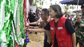 Bupati Tapanuli Tengah Masinton Pasaribu, SH, MH pada Kamis 30 April 2026 meresmikan penggunaan Gedung sementara Sekolah SDN 155683 Sigiring-giring yang berada di Kelurahan Hutanabolon Kecamatan Tukka (Dok-Poto)