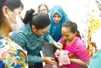 Pemasangan KB Gratis dan Imunisasi ini merupakan kerja sama antara IBI Tapteng dengan Dinas PP dan KB Tapteng dan Dinas Kesehatan Tapteng (Dok -Poto)