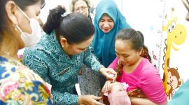 Pemasangan KB Gratis dan Imunisasi ini merupakan kerja sama antara IBI Tapteng dengan Dinas PP dan KB Tapteng dan Dinas Kesehatan Tapteng (Dok -Poto)