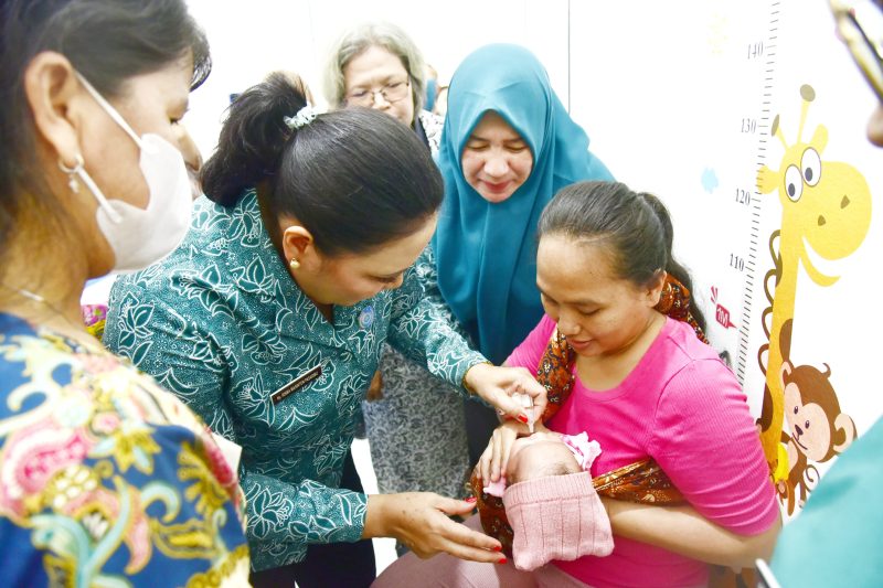 Pemasangan KB Gratis dan Imunisasi ini merupakan kerja sama antara IBI Tapteng dengan Dinas PP dan KB Tapteng dan Dinas Kesehatan Tapteng (Dok -Poto)