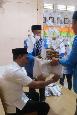 Berangkat Haji, Wali Kota Mahyaruddin Salim di Upah-upah Para Pemuda KNPI Energy of Harmony