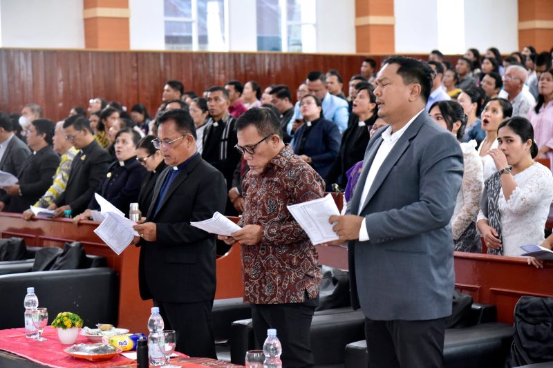 Bupati Tapanuli Tengah (Tapteng) Masinton Pasaribu, SH, MH menghadiri perayaan Paskah Raya yang dilaksanakan oleh DPC GAMKI Tapteng bersama DPC GAMKI Sibolga dan Naposobulung HKBP Distrik IX Sibolga (Dok-Poto)