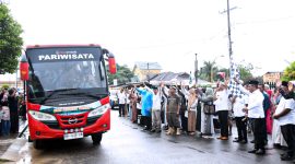 Masinton Pasaribu, SH, MH, pada hari Rabu, 06 Mei 2026 bertempat di Masjid Agung Al- Muslimin Pandan memberangkatkan 55 Jamaah Calon Haji/Hajjah asal Kabupaten Tapteng (Dok - Poto)