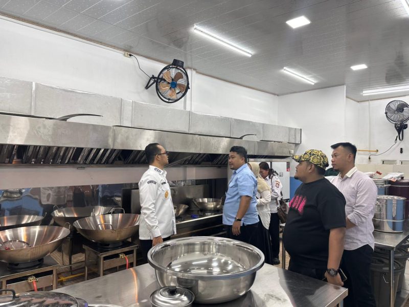 Komitmen Pemko Tanjungbalai Dukung Program Pemenuhan MBG, Wakil Wali Kota Bersama Satgas Tinjau Dua Dapur SPPG. (Dok-Foto) 