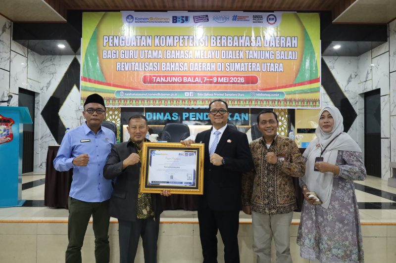 Berhasil Revitalisasi Bahasa Melayu Dialek Daerah, Pemko Tanjungbalai Raih Piagam Penghargaan Dari BBPSU. (Dok-Foto)