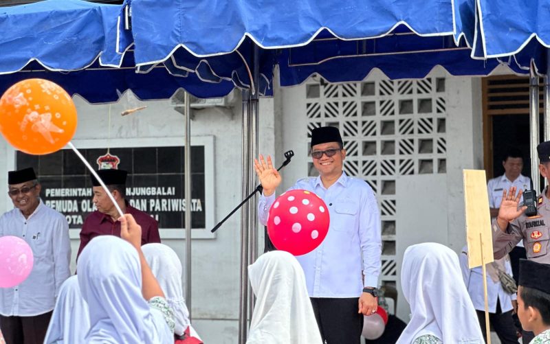 Plh Wali Kota Tanjungbalai Hadiri Pawai Keliling Dalam Rangka Memperingati Hari Lahir YMPI ke-78. (Dok-Foto)
