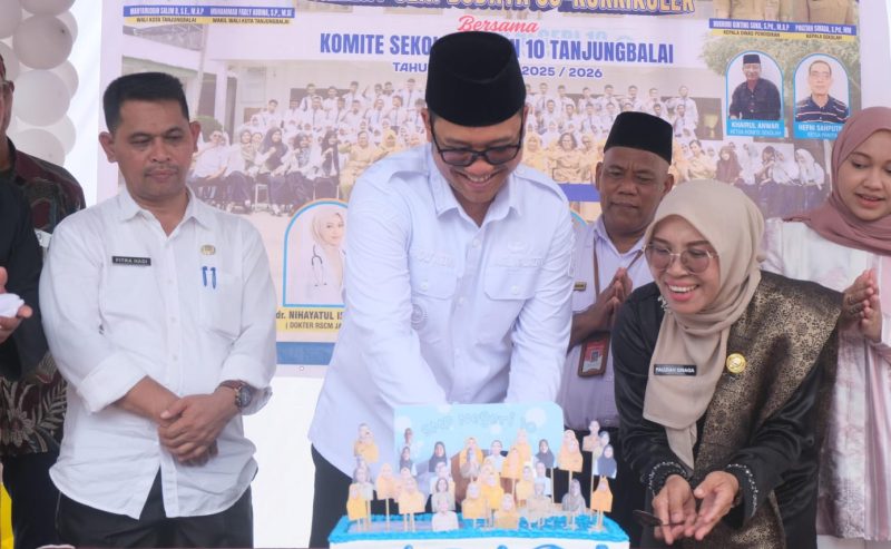 Hadiri Gallery Seni Budaya, Co-Kurrikuler dan Milad SMPN 10 Ke XXI, Plh Wali Kota Tanjungbalai: Jadikan Ajang Kreatifitas Seni Siswa. (Dok-Foto)