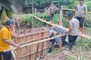 Pembangunan Jembatan Merah Putih di wilayah Desa Panenjoan ( Dok - Foto ).