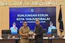 TP2DD Terbaik Wilayah Jawa-Bali, Pemko Tanjungbalai Bangun Kerjasama Komparatif Bersama Pemko Tangsel Perkuat Strategi Peningkatan PAD Berbasis Digitalisasi. (Dok-Foto)
