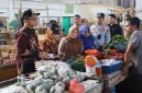 Plh Wali Kota Tanjungbalai Monitoring Sidak Pasar Tradisional, Pastikan Pasokan dan Harga Pangan Jelang Idul Adha 1447 H, Aman. (Dok-Foto)