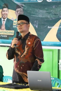 Jadi Pembicara LKM Himmah, Plh Wali Kota Tanjungbalai Berbagi Ilmu Tentang Membangun Karakter