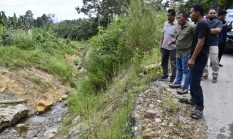 Tinjau Perbatasan Pasaribu Tobing, Bupati Tapteng : Pemprov Sumut Gelontorkan 9 Miliar Pembangunan Jalan Batas Tapteng-Taput
