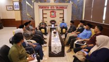 Terima Audiensi Paguyuban Pasundan Cabang Kota Tanjungbalai, Plh Wali Kota Muhammad Fadly Abdina: Mengapresiasi Peran Strategis Bantu Wujudkan Visi Tanjungbalai EMAS. (Dok-Foto)