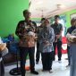 Plh. Wali Kota Tanjungbalai Kunjungi Para Pelaku Usaha di Kecamatan Teluk Nibung Dukung Program UP2K PKK. (Dok-Foto)