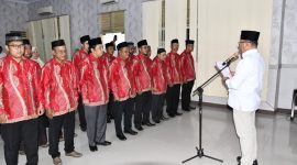 Mahmud Efendi, pada Minggu 24 Mei 2026, secara resmi melantik Dewan Hakim/Juri Musabaqah Tilawatil Qur'an (MTQ) ke-51 Tingkat Kabupaten Tapanuli Tengah Tahun 2026 (Dok-Poto)