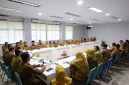 Rakor Bersama Camat dan Lurah Bahas Pengelolaan Perpustakaan Kelurahan Wujudkan Gerakan Gemar Membaca dan Penguatan Literasi di Kota Tanjungbalai.  (Dok-Foto)